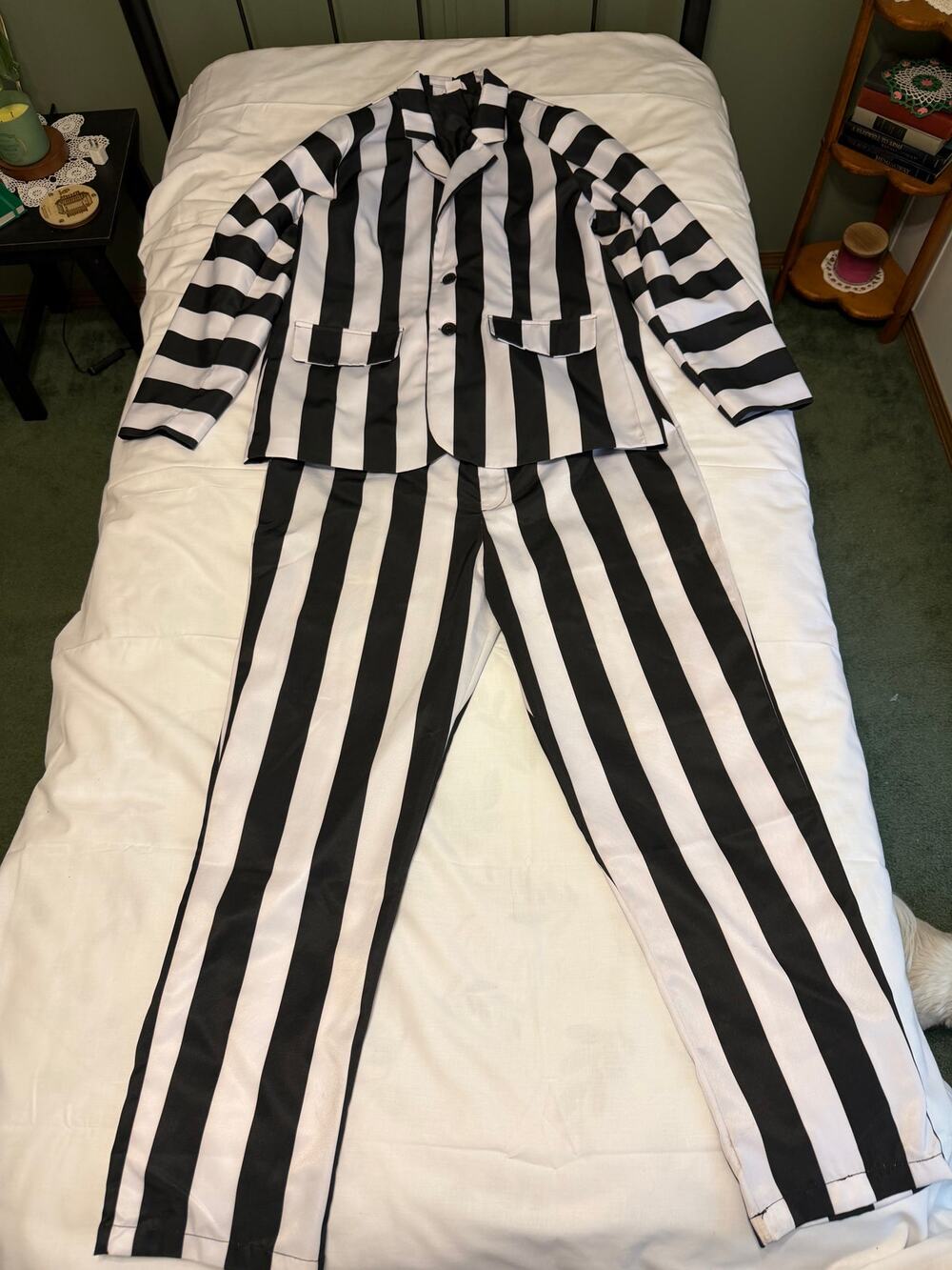 Spirit Halloween Beetlejuice Costume XL Black White Striped Suit Jacket/Pants